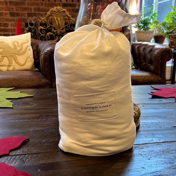 Restoration Hardware Bedding Restoration Hardware Queen White Sheet Set Poshmark